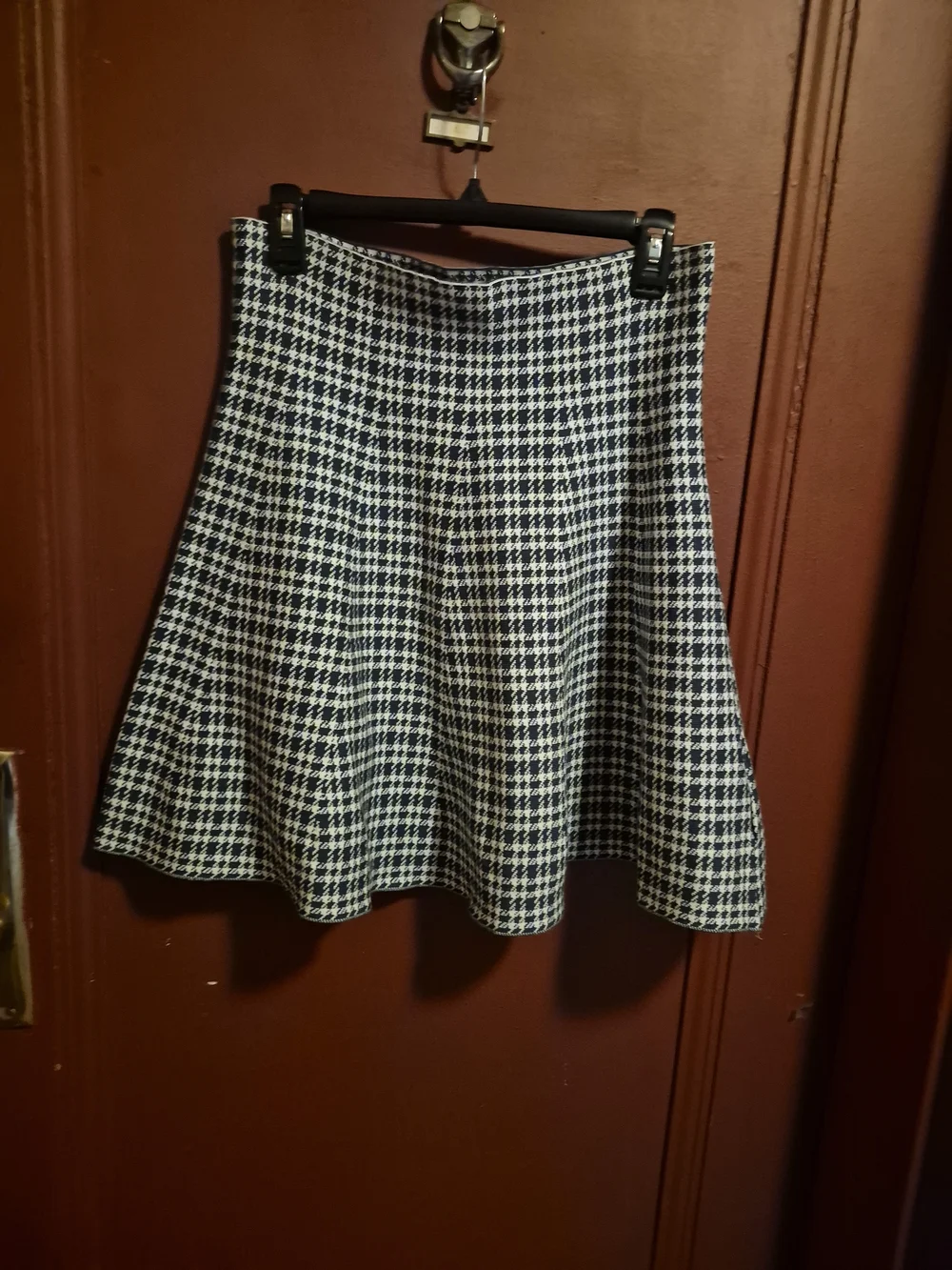 Classic Concepts Women's Blue and White Houndstooth Flare Bottom Skirt - L
